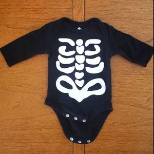 Skelton halloween onsie